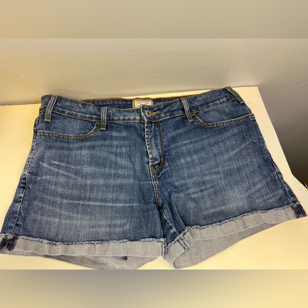 Levi’s Jean Shorts- Size:12, Pre-Owned Good‎ condition